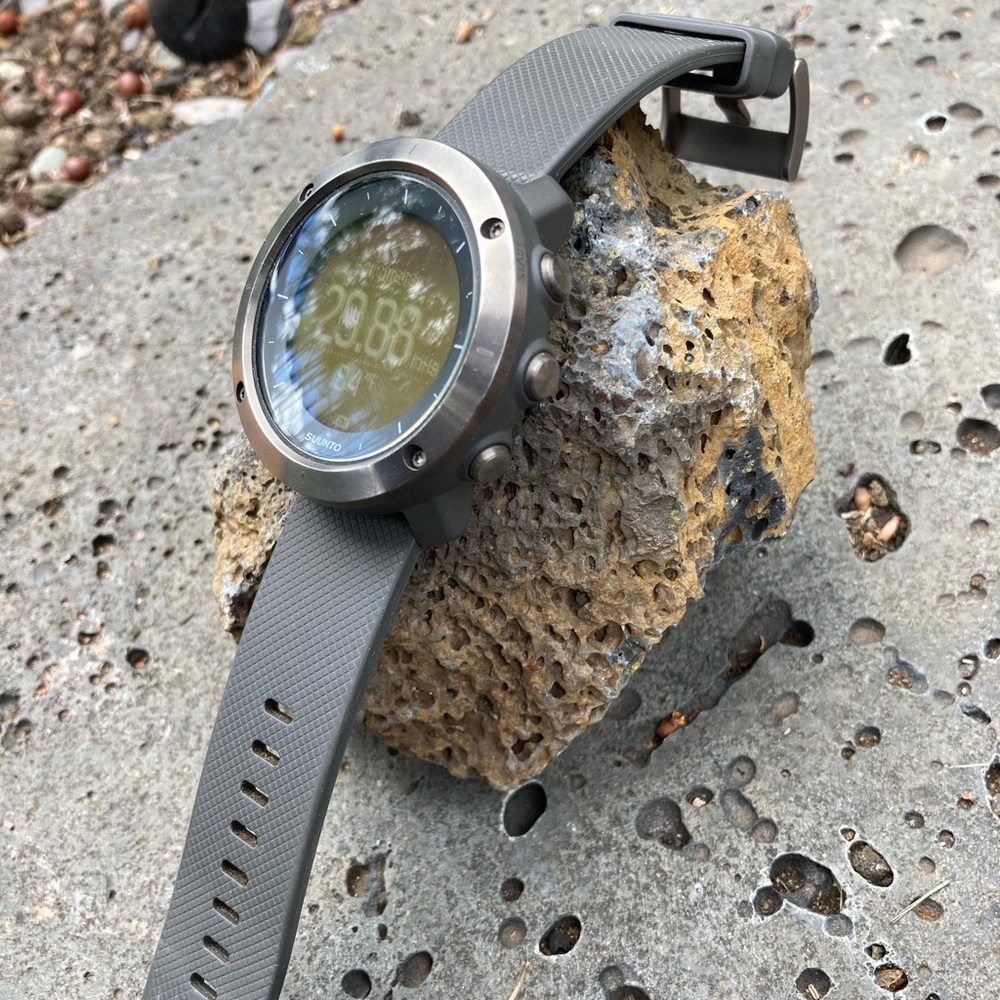 SUUNTO Traverse Graphite